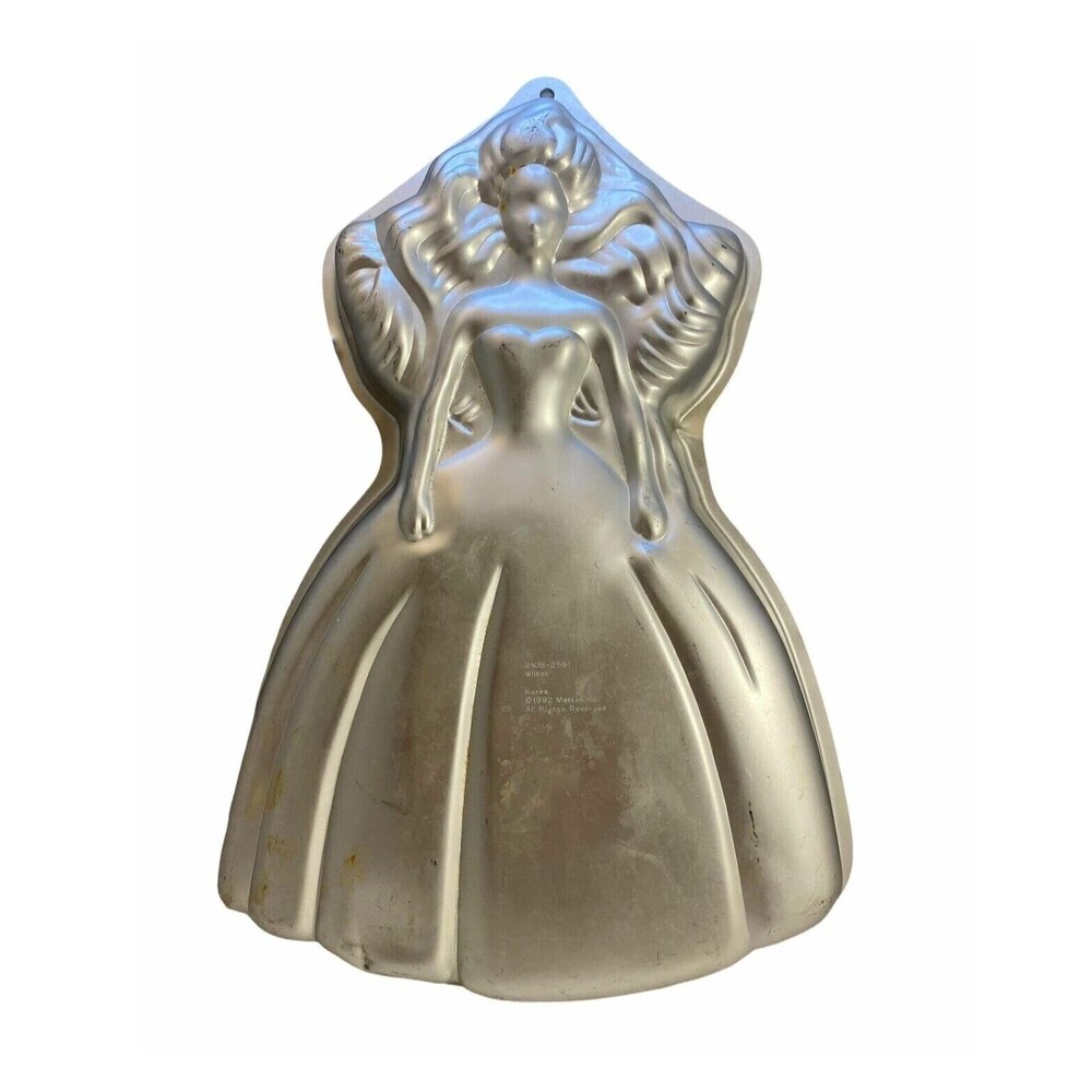 #4508 Vintage Estate princess cake mold Wilton